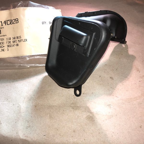 stihl 041av chainsaw muffler 1110 140 0615 new (st-4) on Sale